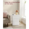 Nattbord med ladestasjon – 40 x 35 x 59 cm, 3 skuffer, USB & strømuttak, skyhvit
